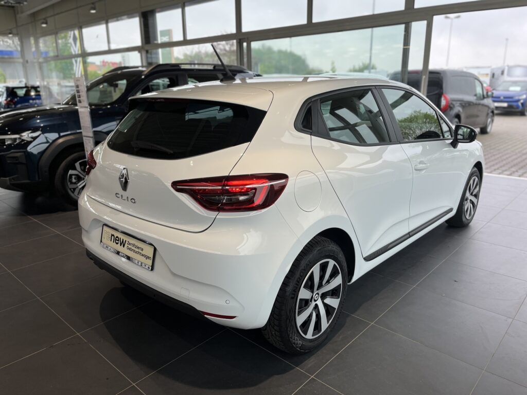 Renault Clio Exposé-Bild 10