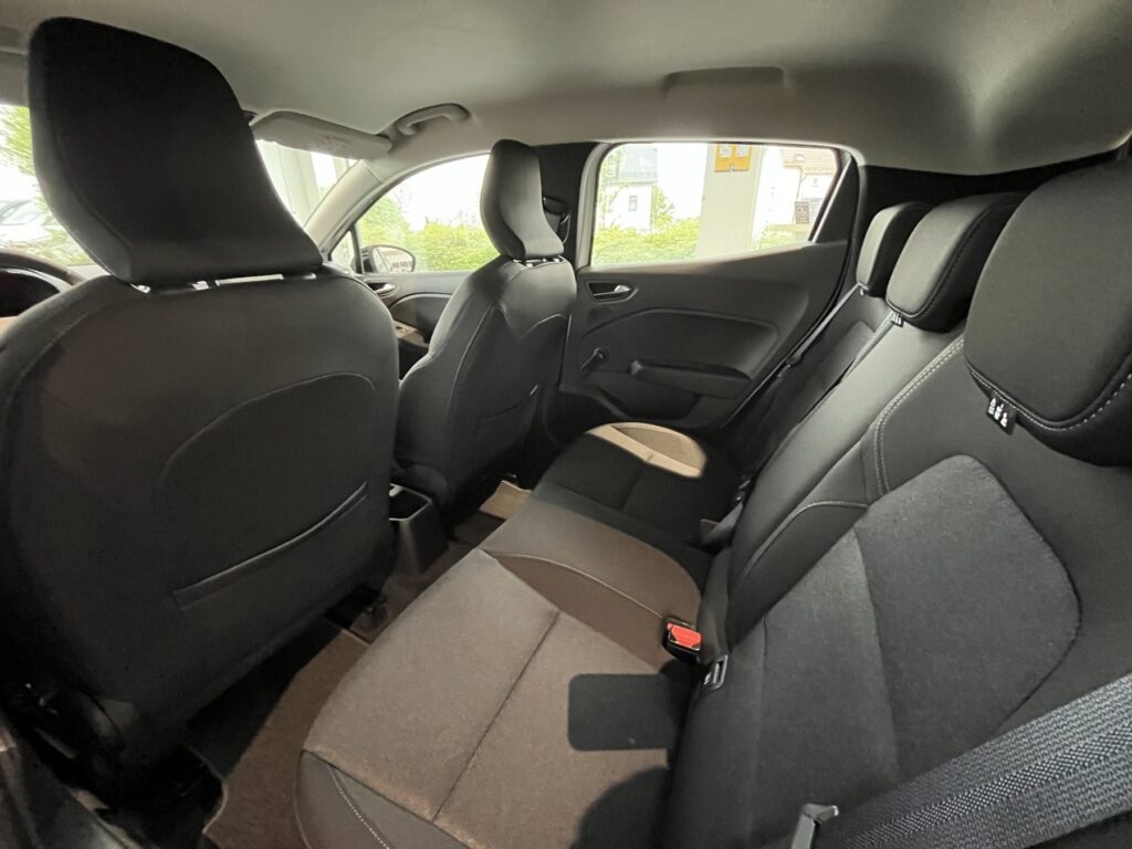 Renault Clio Exposé-Bild 15