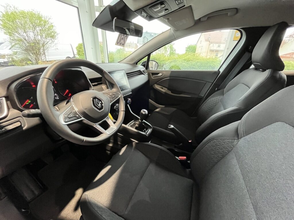 Renault Clio Exposé-Bild 16