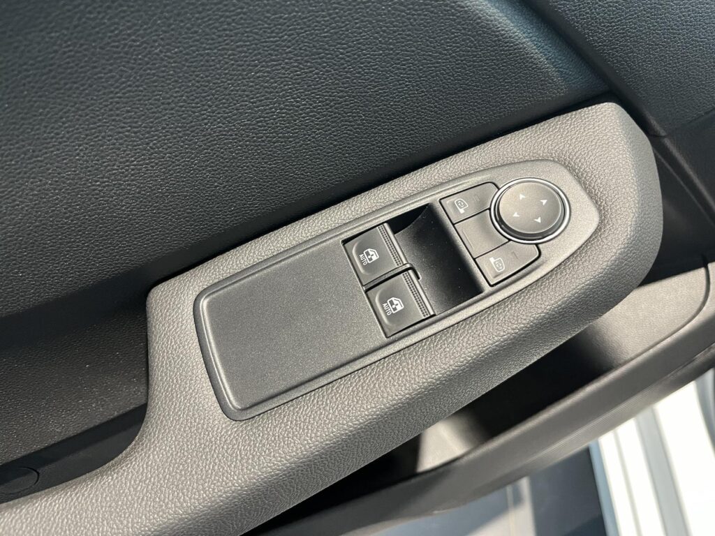 Renault Clio Exposé-Bild 17