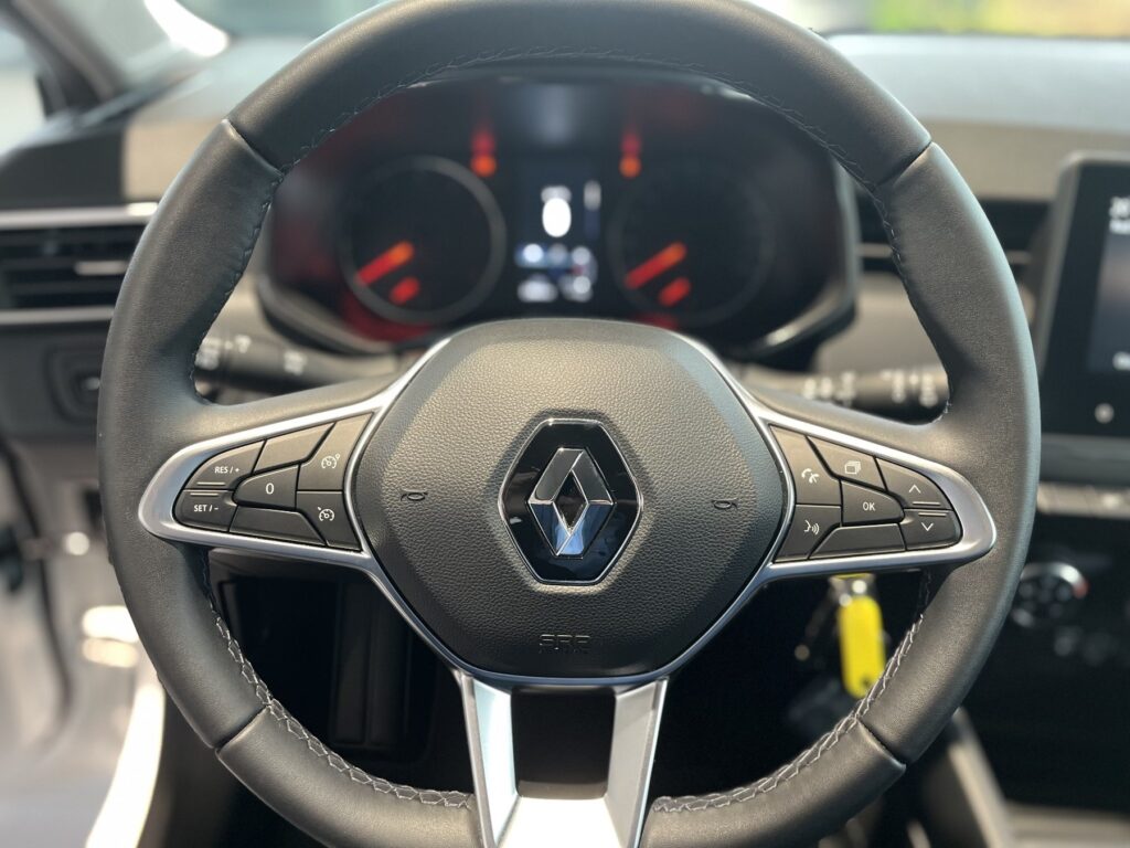 Renault Clio Exposé-Bild 23
