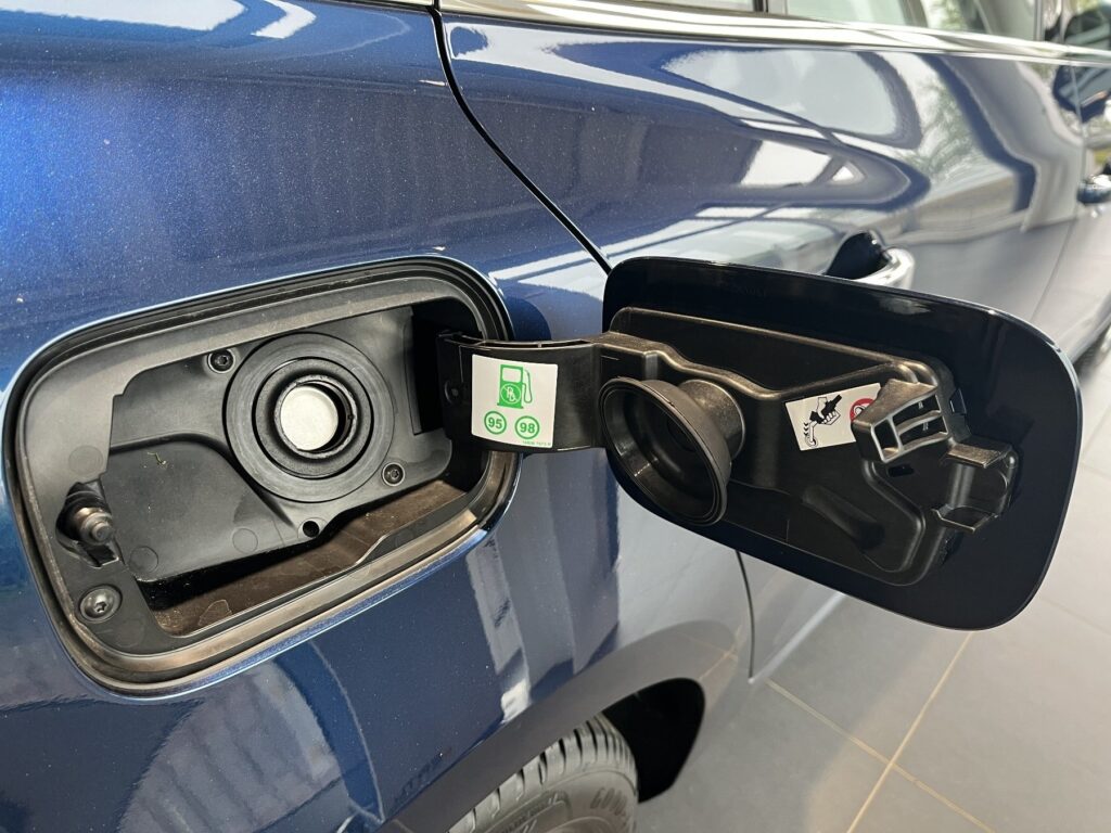 Renault Megane Exposé-Bild 9