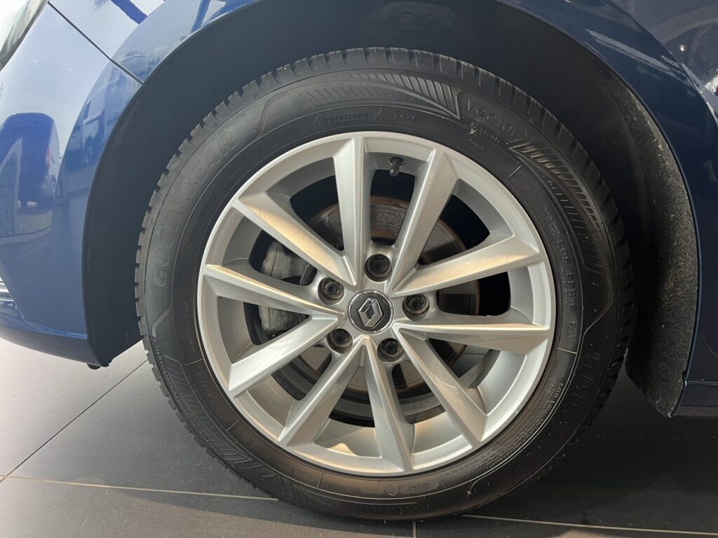 Renault Megane Exposé-Bild 30