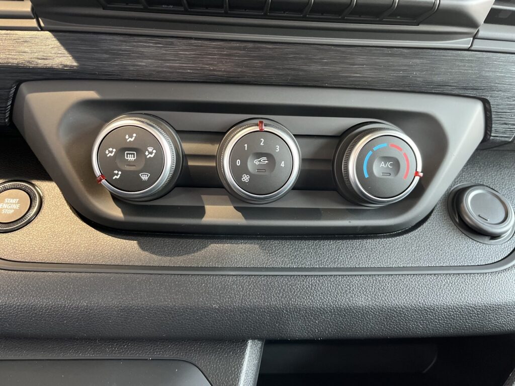 Renault Trafic Exposé-Bild 27
