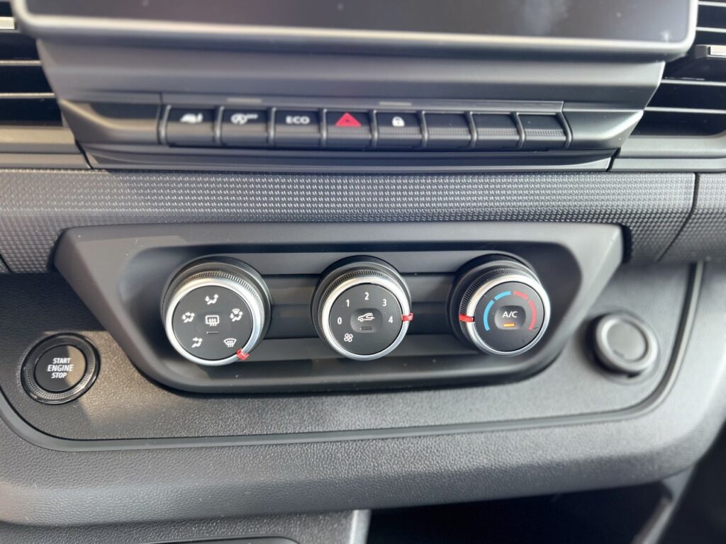 Renault Trafic Exposé-Bild 35