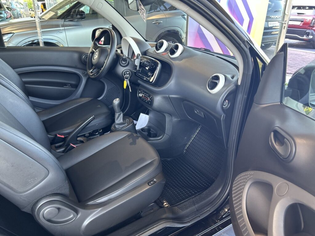 SMART ForTwo Exposé-Bild 6
