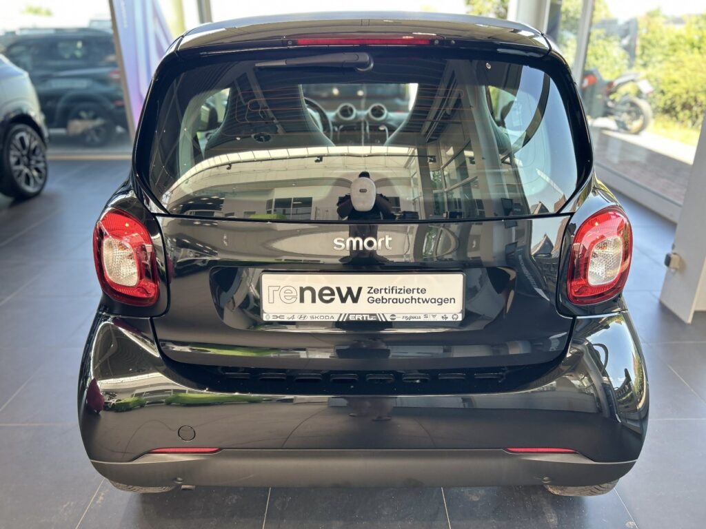 SMART ForTwo Exposé-Bild 16