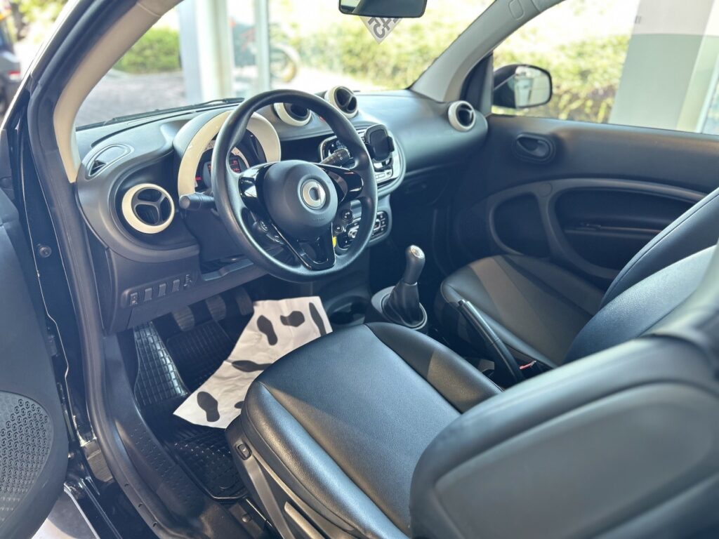 SMART ForTwo Exposé-Bild 18