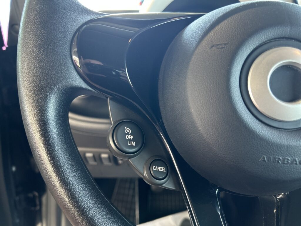 SMART ForTwo Exposé-Bild 24