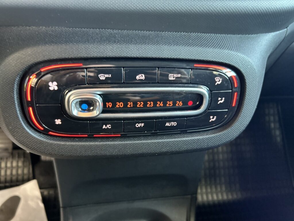 SMART ForTwo Exposé-Bild 29