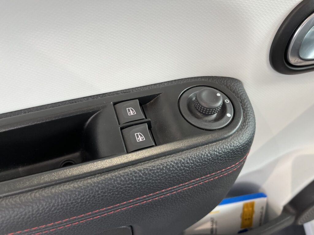 Renault Twingo Exposé-Bild 15