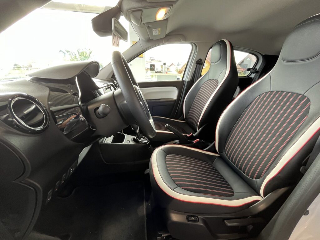 Renault Twingo Exposé-Bild 17