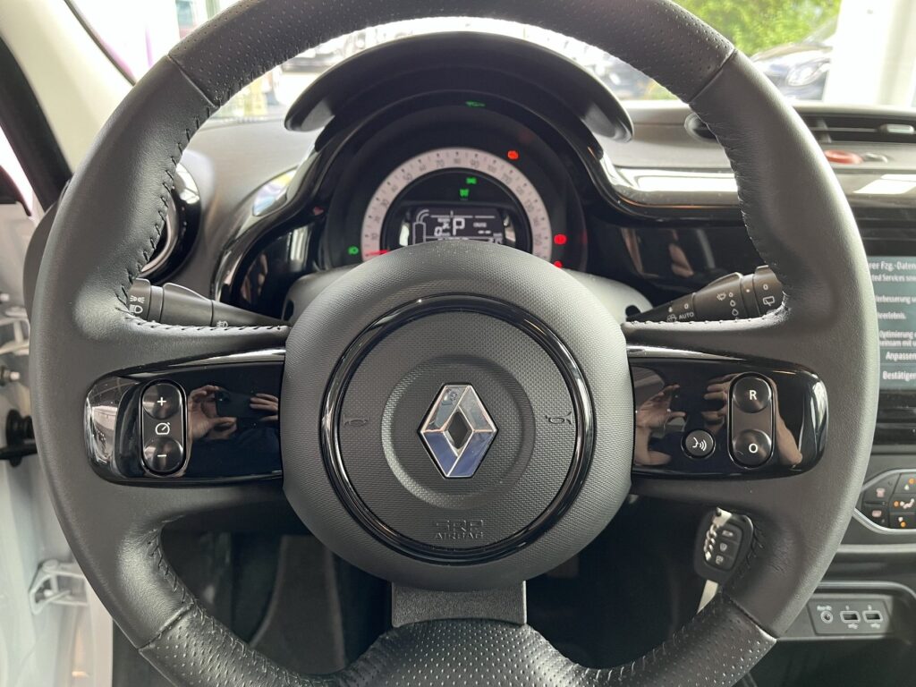 Renault Twingo Exposé-Bild 18