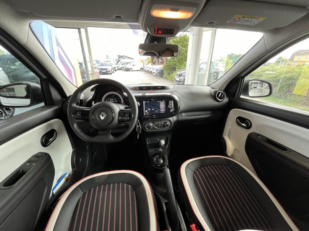 Renault Twingo Exposé-Bild 27