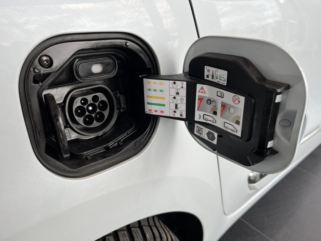 Renault Twingo Exposé-Bild 8