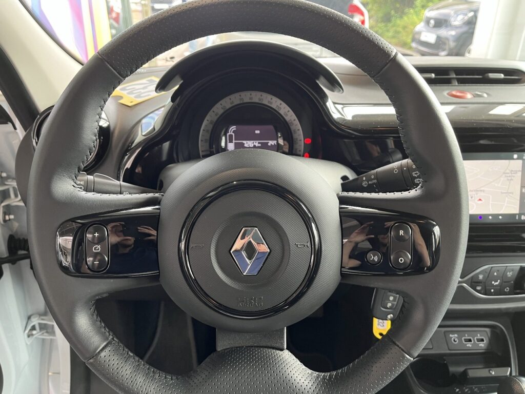 Renault Twingo Exposé-Bild 19