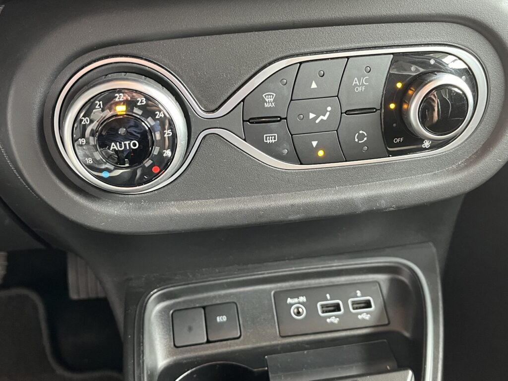 Renault Twingo Exposé-Bild 24