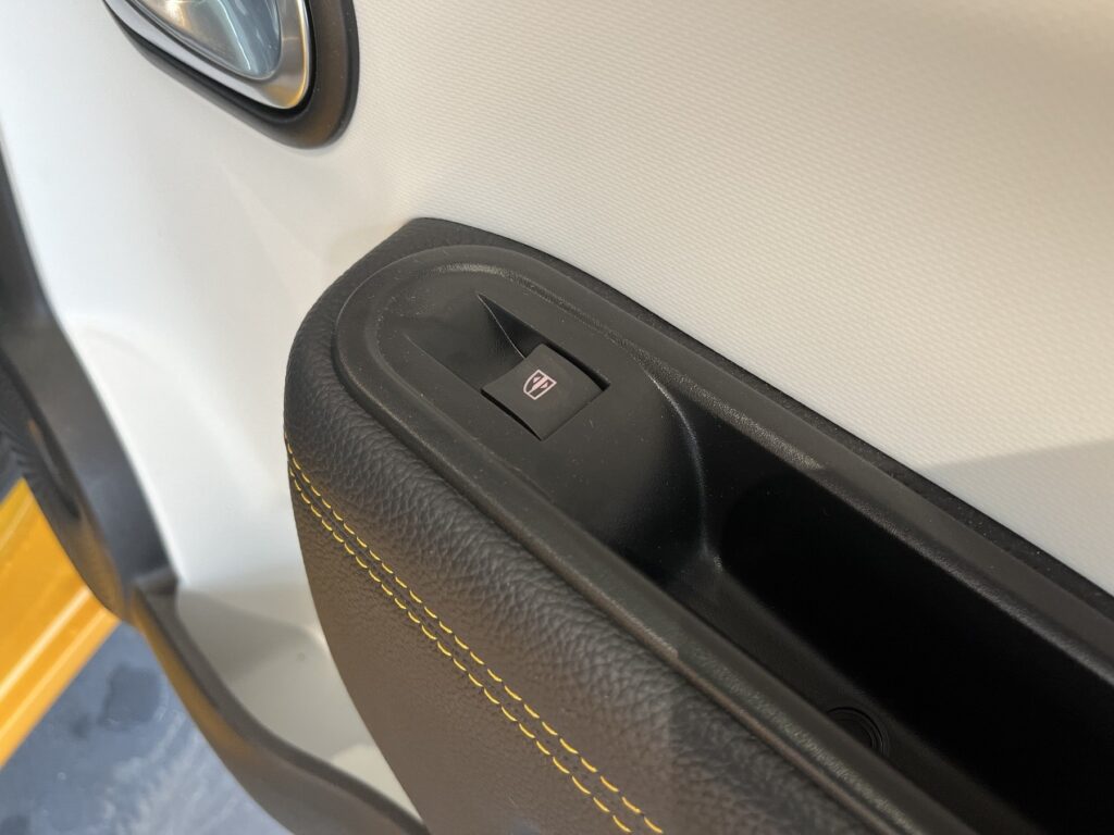 Renault Twingo Exposé-Bild 5