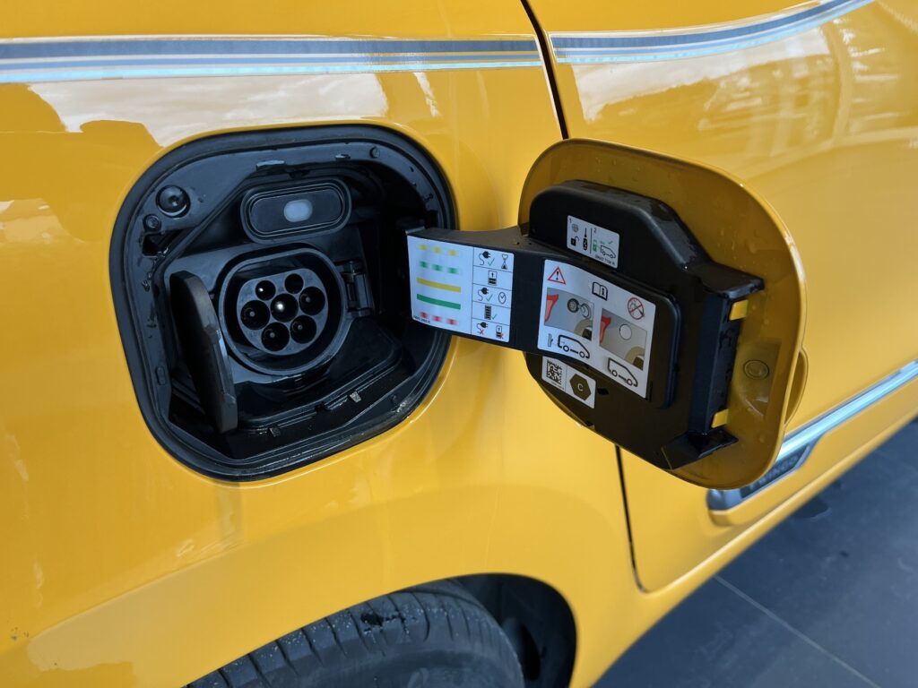 Renault Twingo Exposé-Bild 8