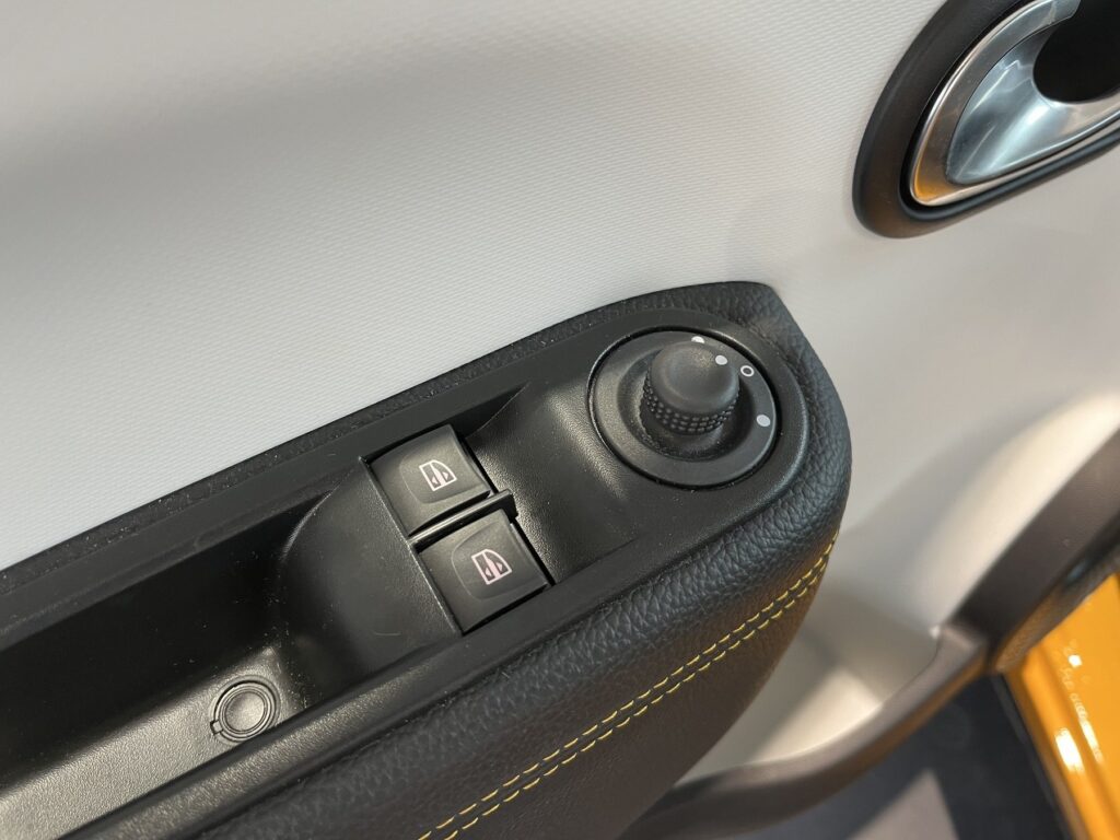 Renault Twingo Exposé-Bild 15