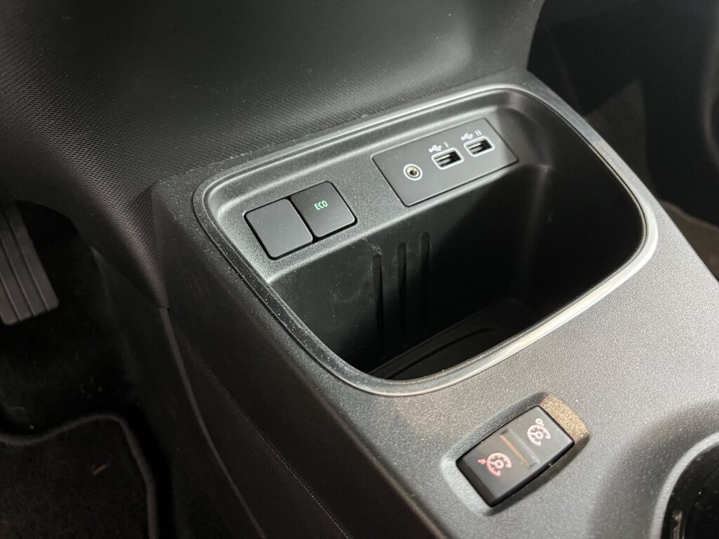 Renault Twingo Exposé-Bild 25