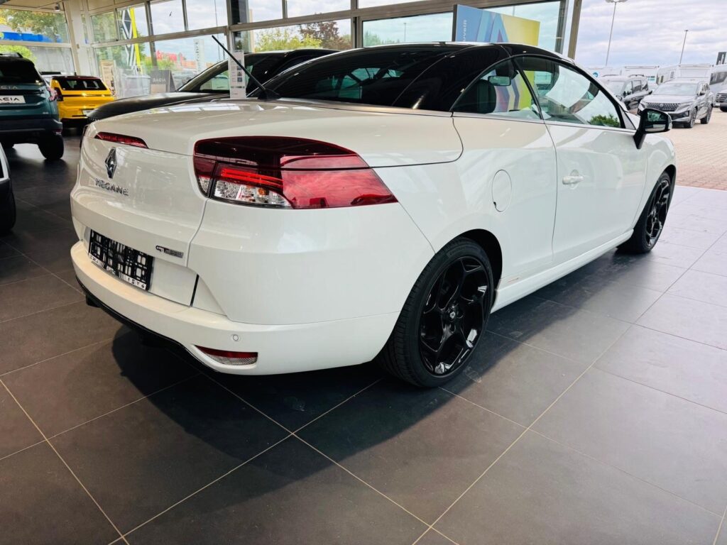 Renault Megane Exposé-Bild 11