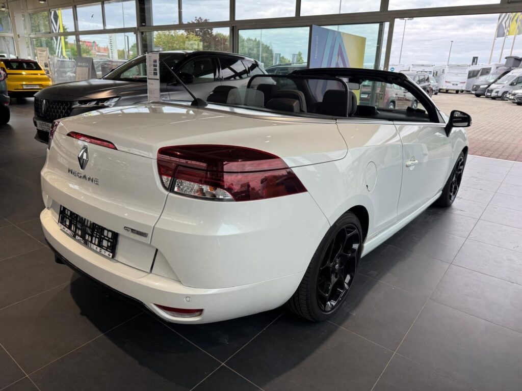 Renault Megane Exposé-Bild 12