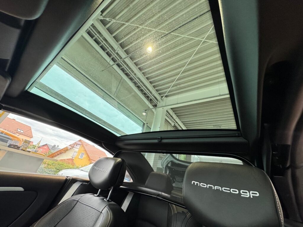 Renault Megane Exposé-Bild 17