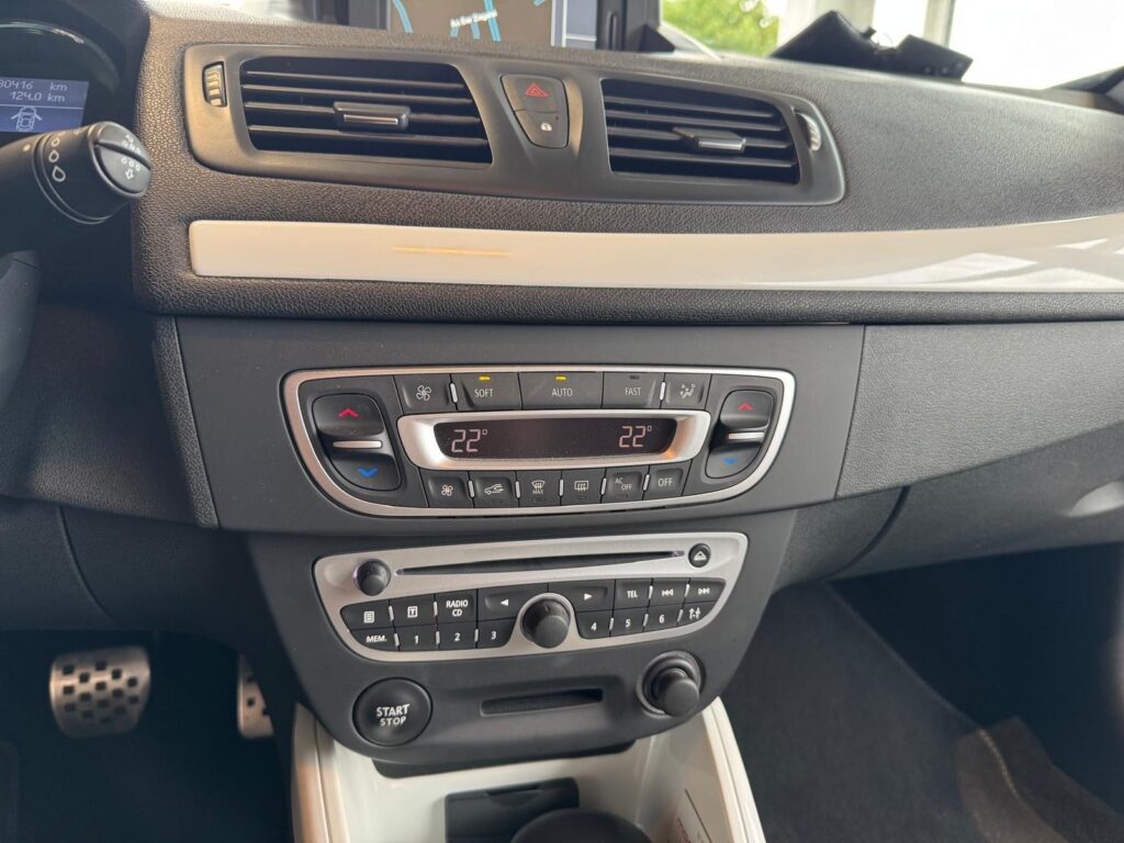 Renault Megane Exposé-Bild 34
