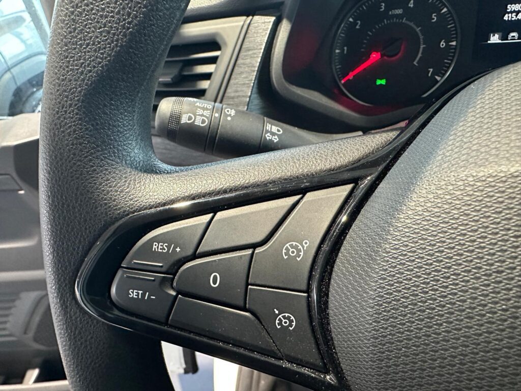 Renault Trafic Exposé-Bild 9