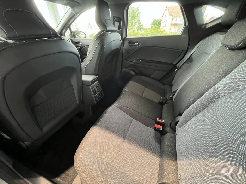 Renault Captur Exposé-Bild 18