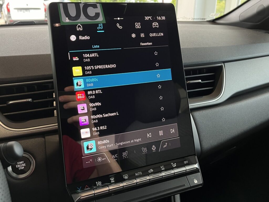 Renault Captur Exposé-Bild 25