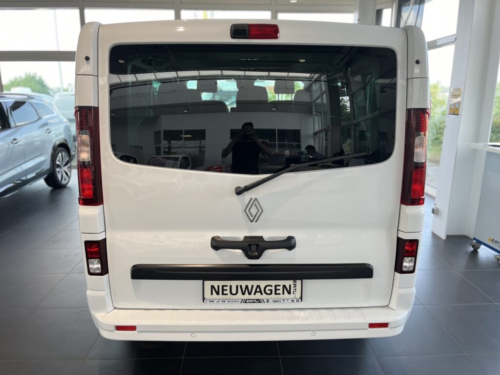 Renault Trafic Exposé-Bild 8