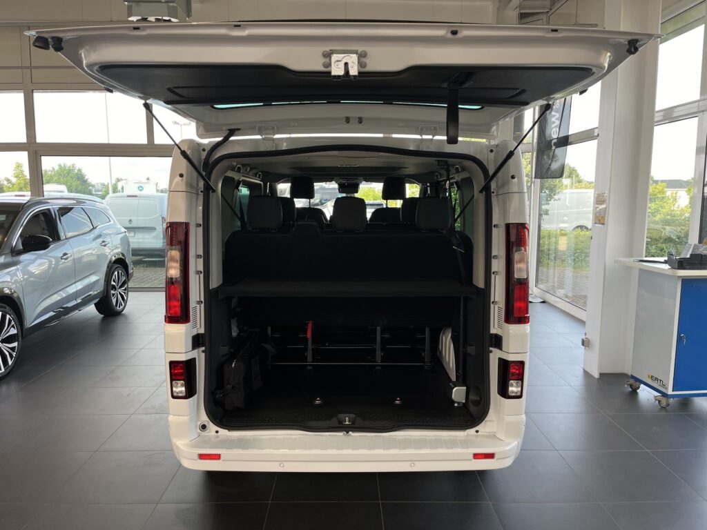 Renault Trafic Exposé-Bild 10