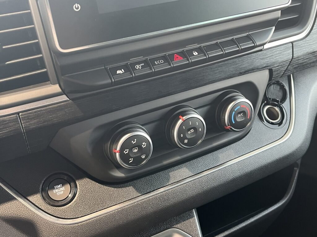 Renault Trafic Exposé-Bild 24