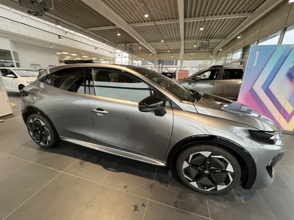 Renault Clio Exposé-Bild 4