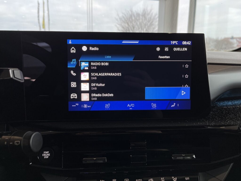 Renault Clio Exposé-Bild 31