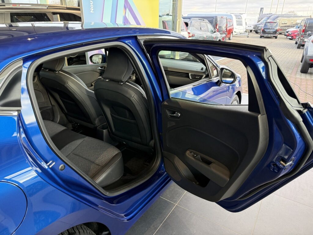 Renault Clio Exposé-Bild 9