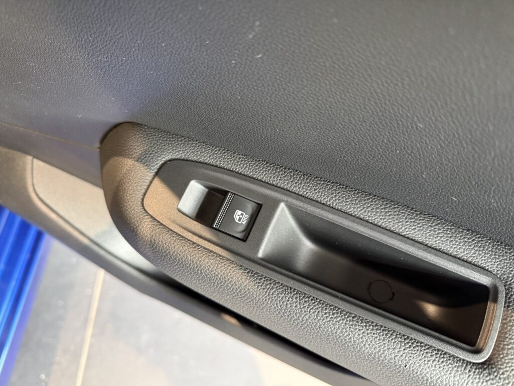 Renault Clio Exposé-Bild 12