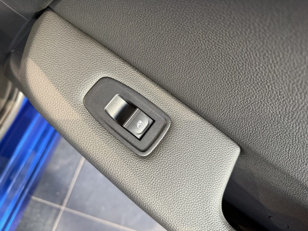 Renault Clio Exposé-Bild 8