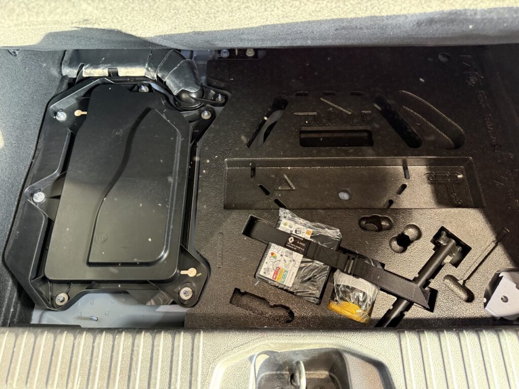 Renault Clio Exposé-Bild 19