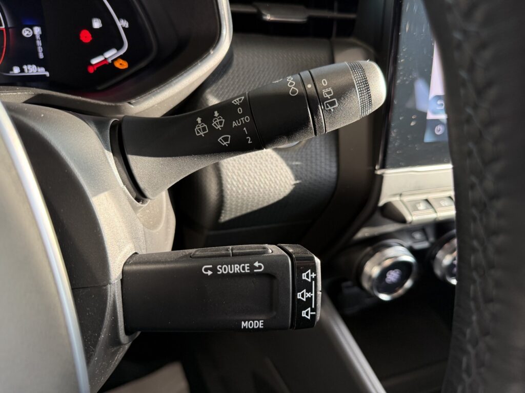 Renault Clio Exposé-Bild 29