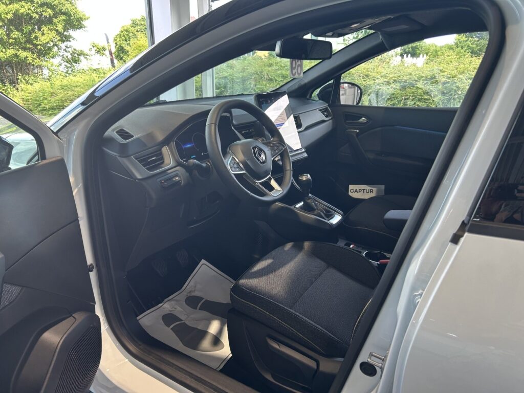 Renault Captur Exposé-Bild 16