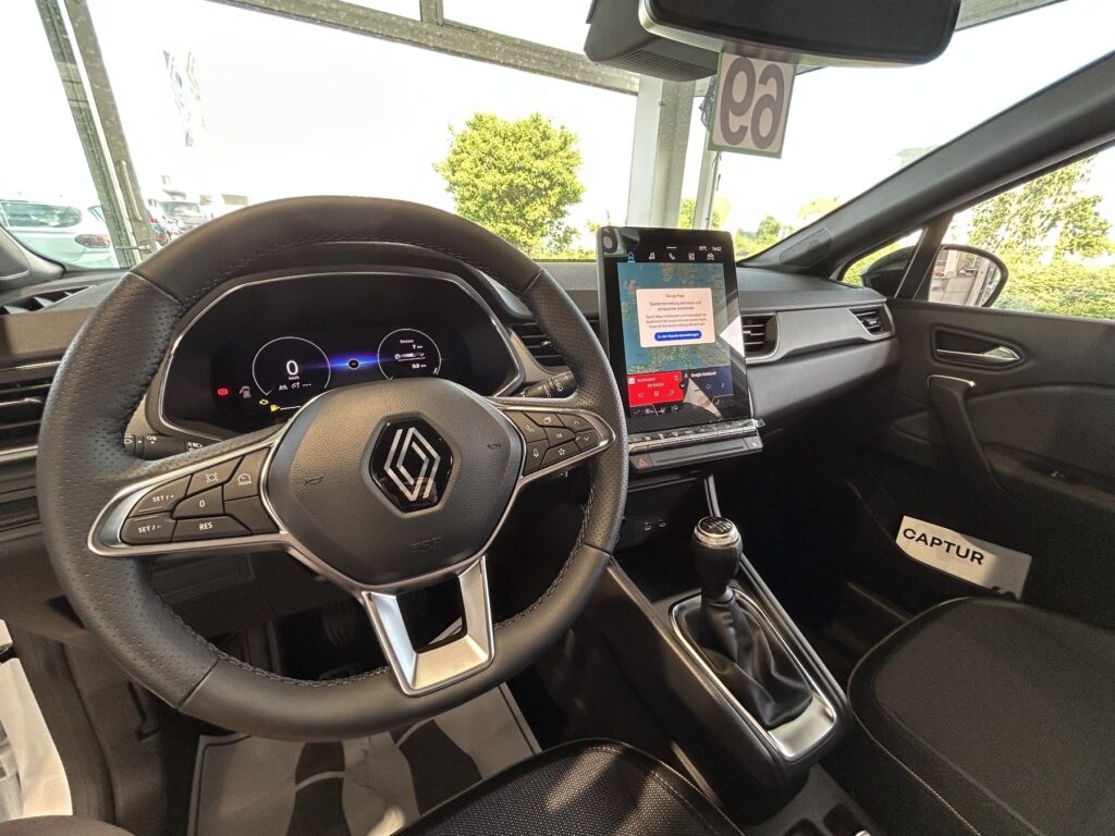 Renault Captur Exposé-Bild 17