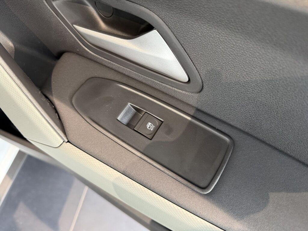 Dacia Duster Exposé-Bild 8