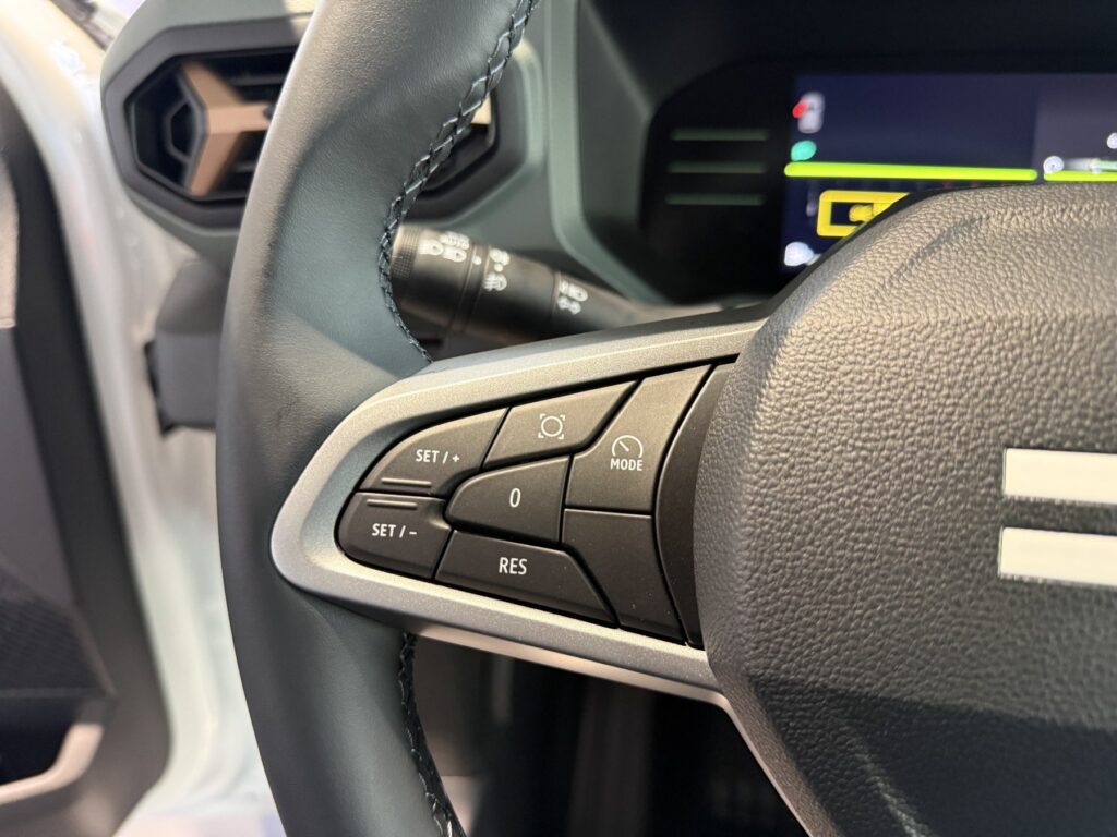 Dacia Duster Exposé-Bild 29