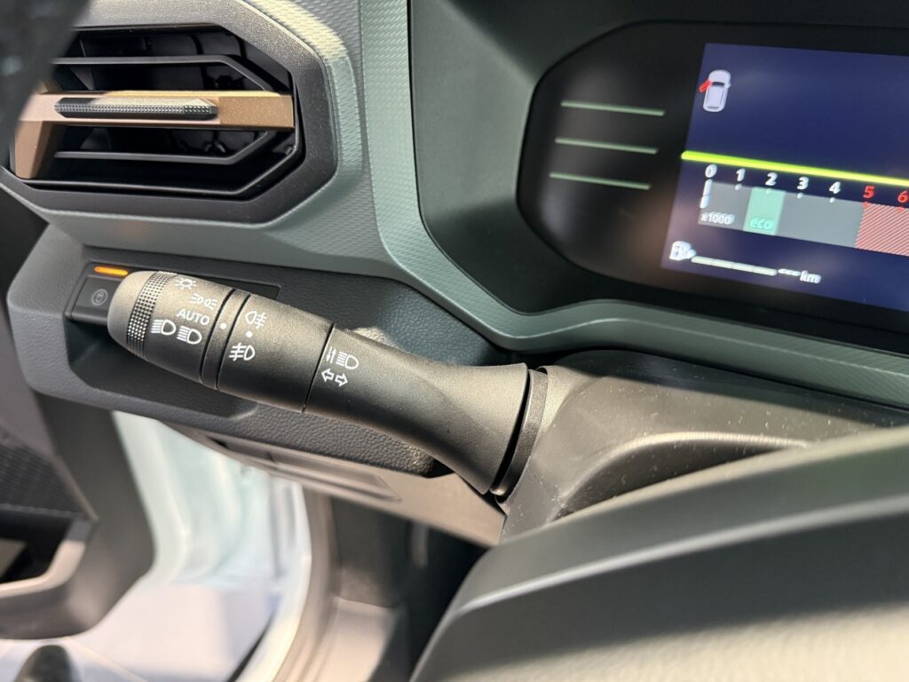 Dacia Duster Exposé-Bild 30