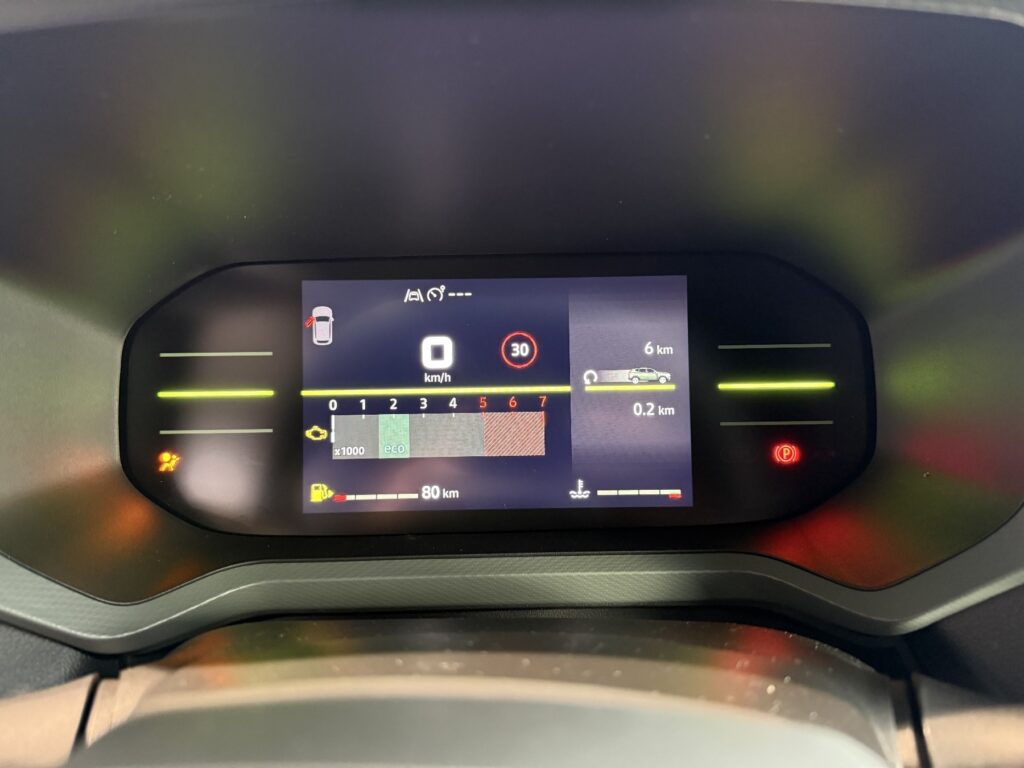 Dacia Duster Exposé-Bild 32