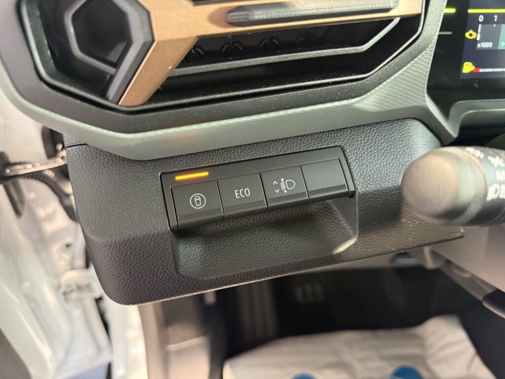 Dacia Duster Exposé-Bild 39