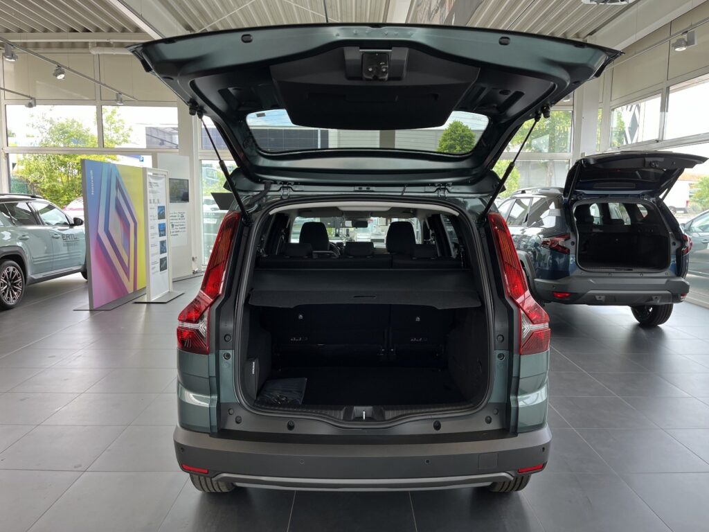 Dacia Jogger Exposé-Bild 15